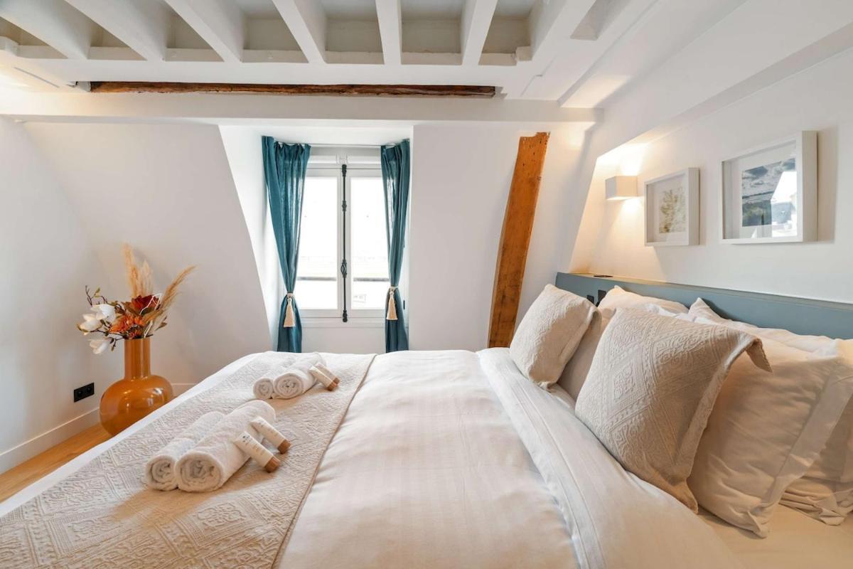 Luxurious Ac Paris