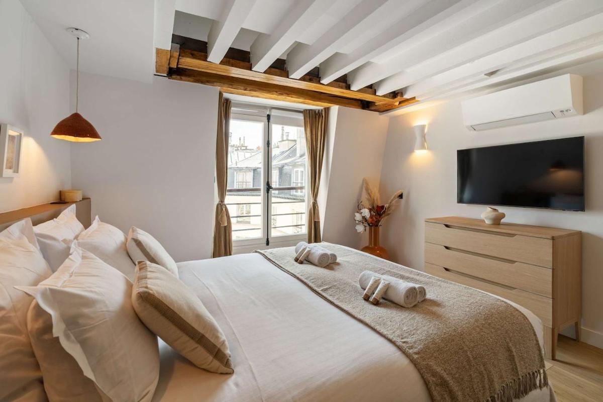 Luxurious Ac Apartment