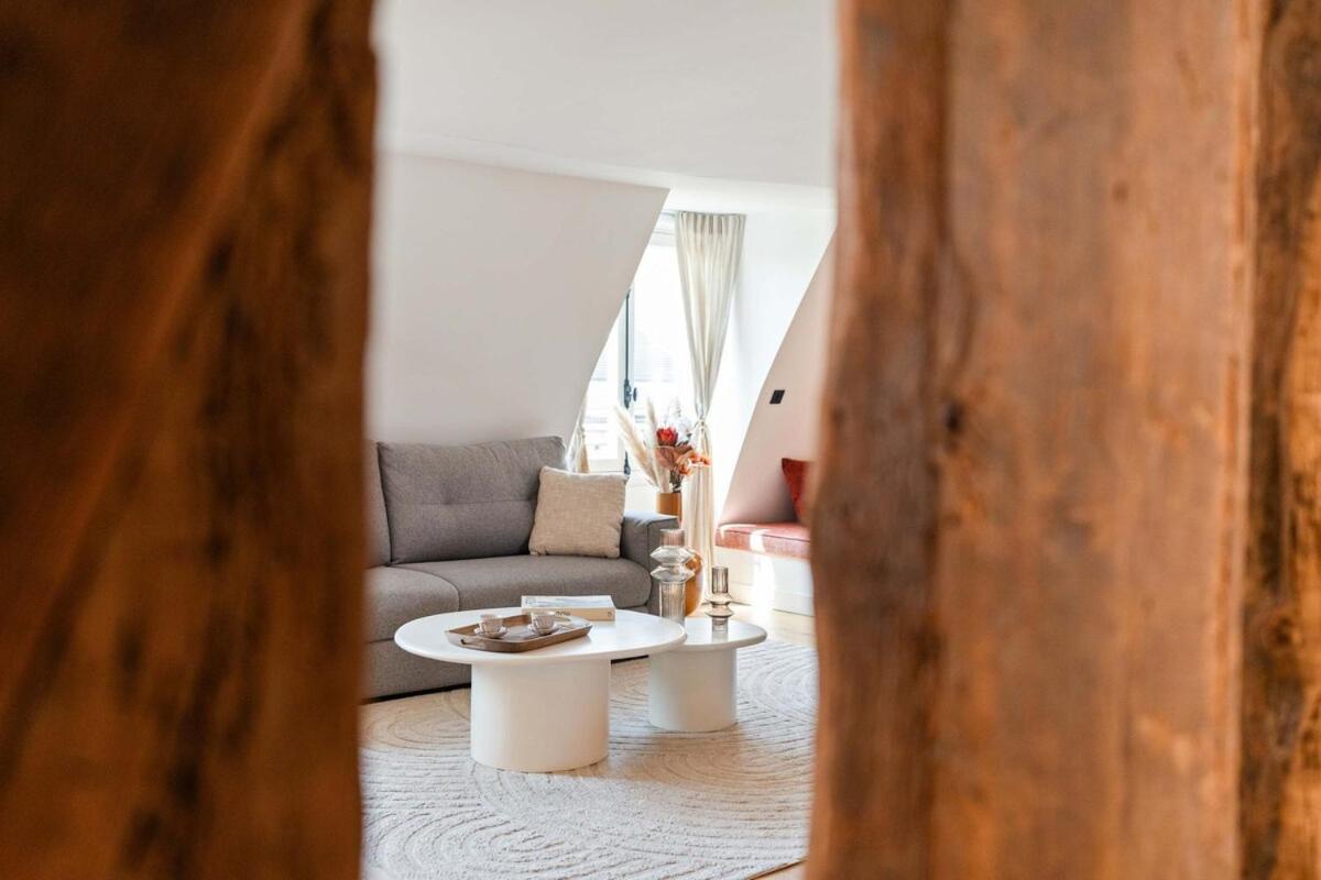 Luxurious Ac Apartment